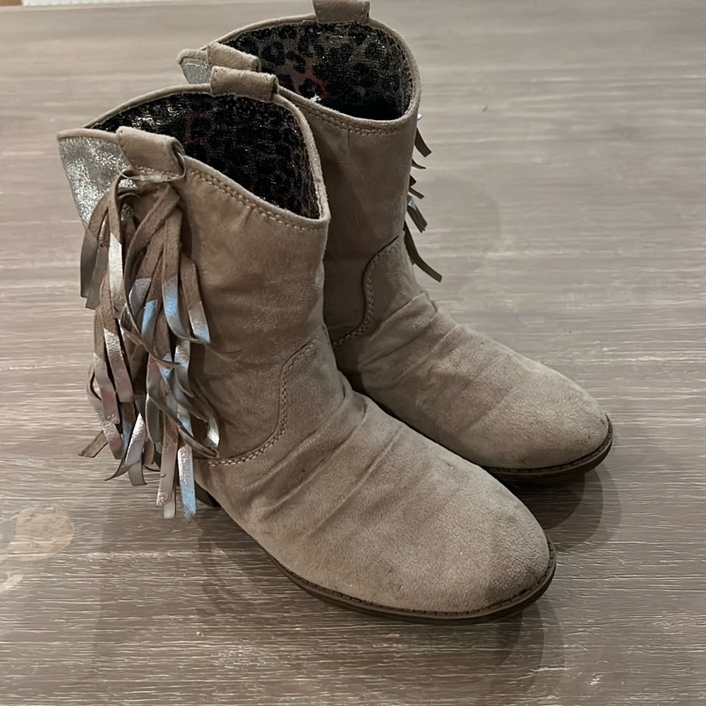 Girls’ JUSTICE Faux Suede Fringe Cowgirl Boots Glittery Backs -Sz 5 (Pre-Owned)